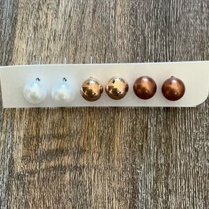 Elegant Metallic Stud Earrings Set